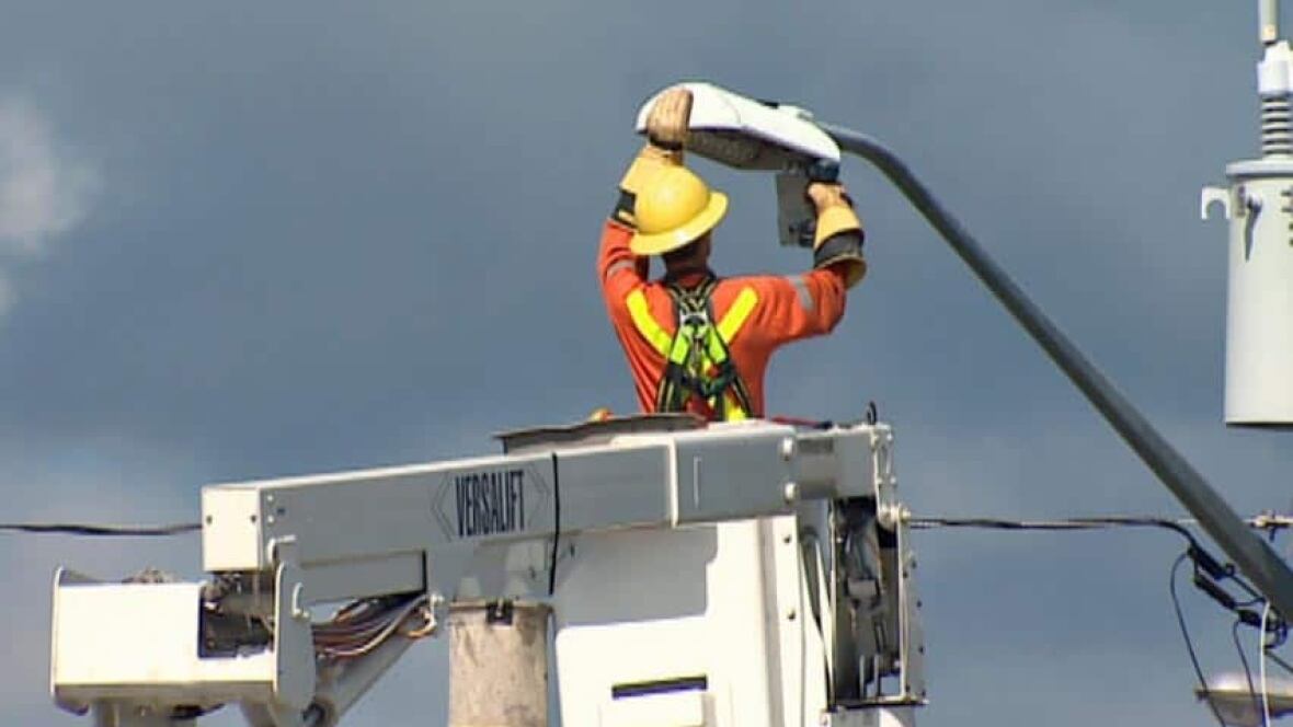 NB Power's switch to LED street lights criticized New Brunswick CBC