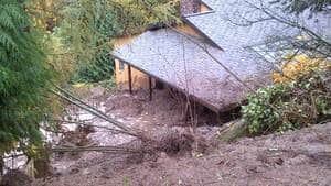 hi-bc-121031-langley-mudslide-house-4col
