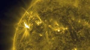 sm-300-solar-flare-02265339