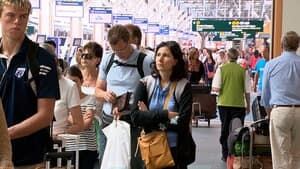 hi-bc-130812-vancouver-airport-strike-4col