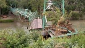 flood-tour_11-3col