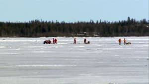 mi-ice-rescue-yellowknife-bay