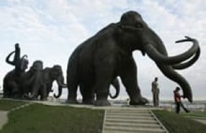 si-mammoth-statue-220-03247