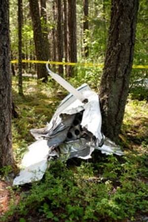 mi-bc-130629-nairn-falls-plane-glider-crash-debris-3