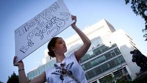 si-holder-ag-protests-300px