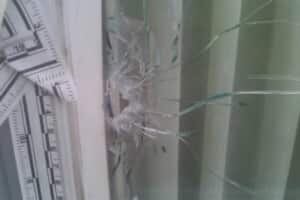 si-shattered-window