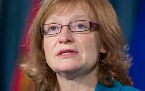 sm-300-suzanne-legault-03690134