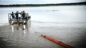 si-pullingoutboom-852