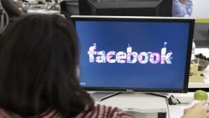 hi-852-facebook-cp01779453-8col