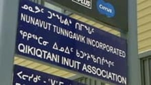 mi-nunavut-tunngavik-sign