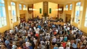 nb-noah-connor-barthe-funeral-church-crowd