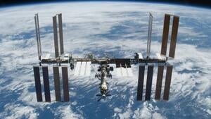 300-nasa-space-station-2009