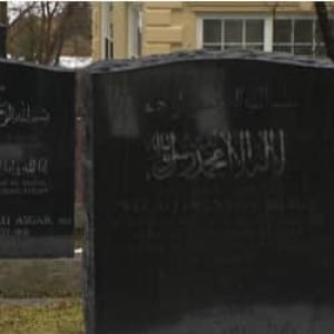nl-muslim-gravemarker-20130315