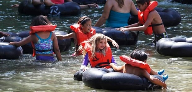 ab-hi-20110730-tubing-lifejacket-ap01022268