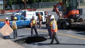 mi-ns-sinkhole-workers