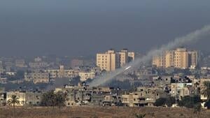 300-gaza-rocket-rtr3afc9
