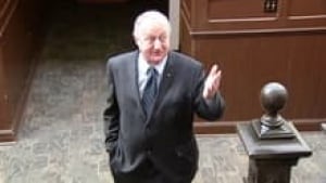 ns-hi-russell-mackinnon-court-3col