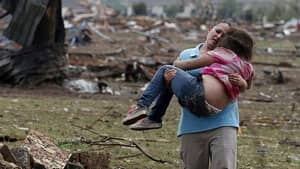 300-child-carried-04459654