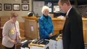 si-nb-woodside-voting-220