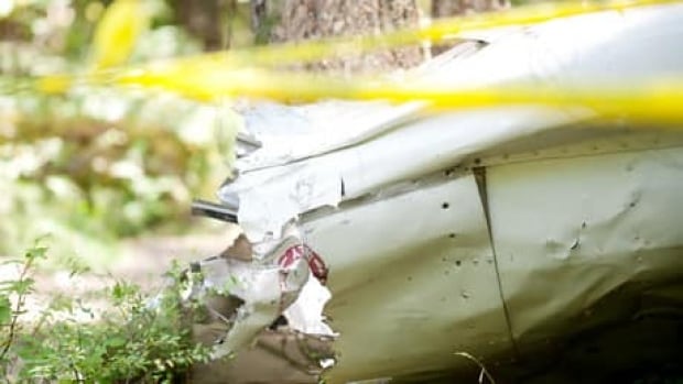 hi-bc-130629-nairn-falls-plane-glider-crash-1-6col