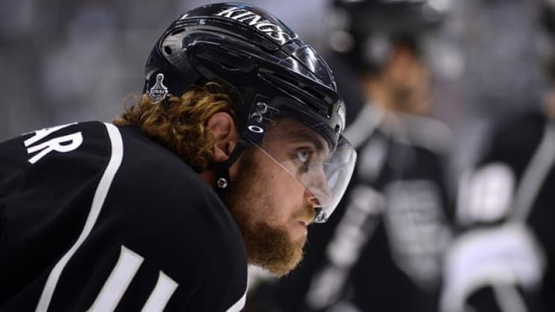 Anze Kopitar injures knee in Europe 