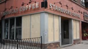 tp-g20-starbucks-boarded