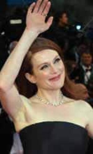 hs-140-julianne-moore-cannes