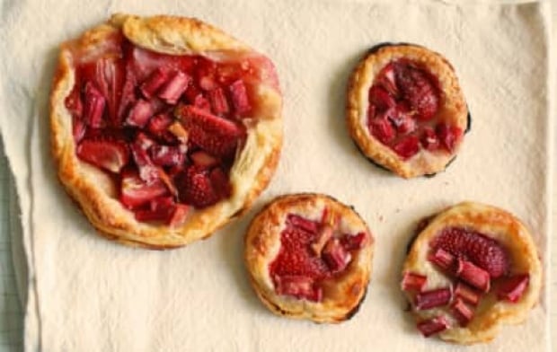 fi-strawberry-rhubarb-tarts