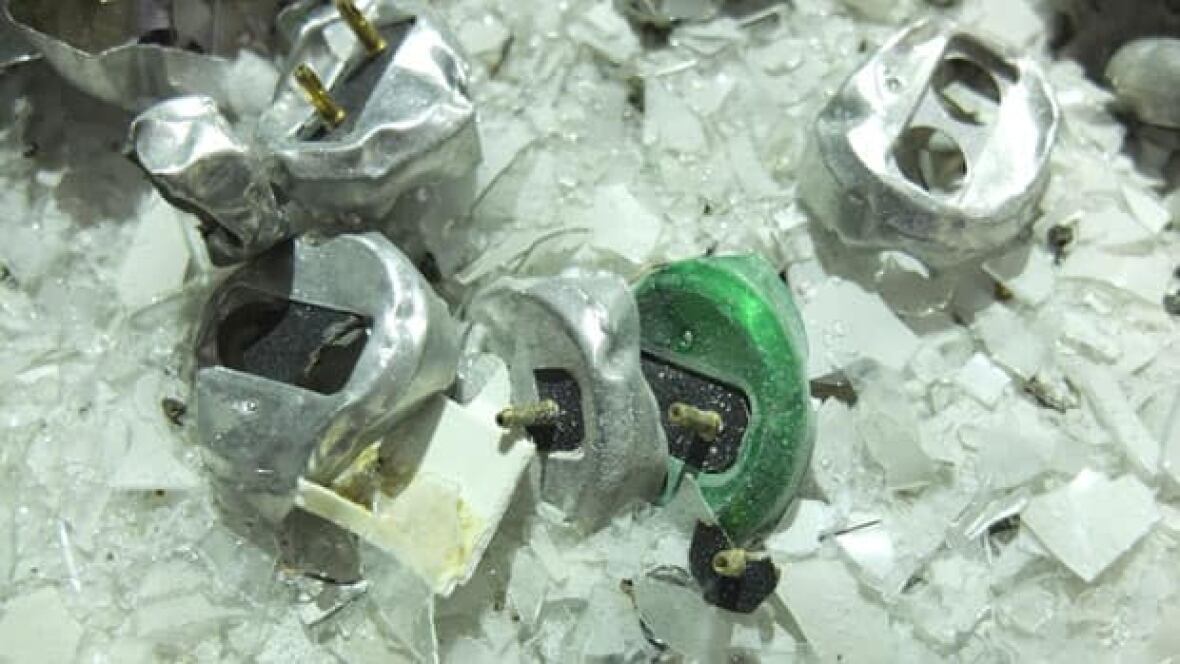 Canadians will soon have a law on how to dispose of mercuryfilled light bulbs CBC News