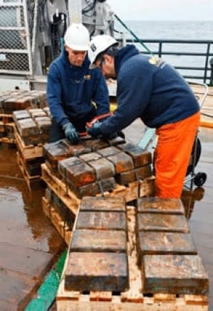 si-salvage-crew