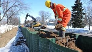 mi-flood-barrier-cp04238327