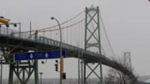 mi-ns-mackay-bridge