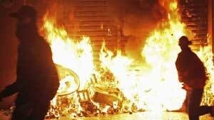 si-300-brazil-protests-fire