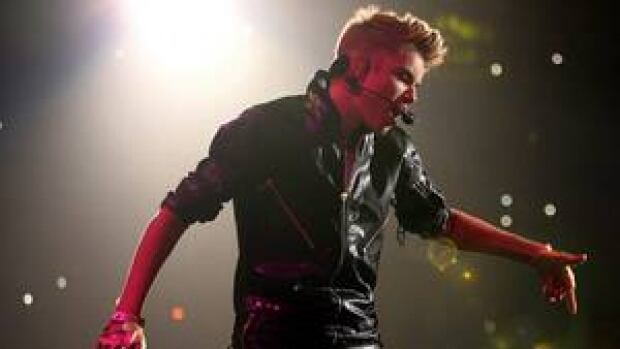 hi-bieber-cp03369297-4col