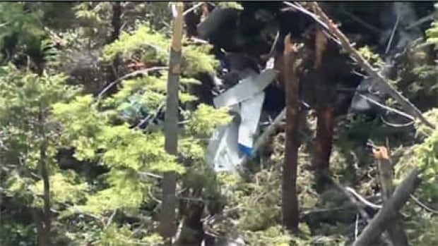 fi-bc-130819-float-plane-crash-wreckage-2