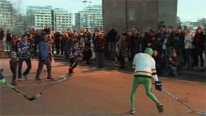 mi-bc-121205-bieksa-road-hockey