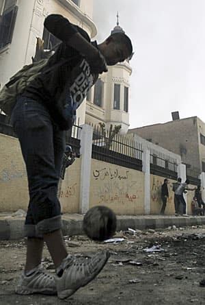 egypt-soccer-boy-300-rtr3d0