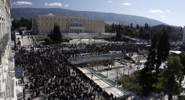 hi-greece-crowd-cp-10401808