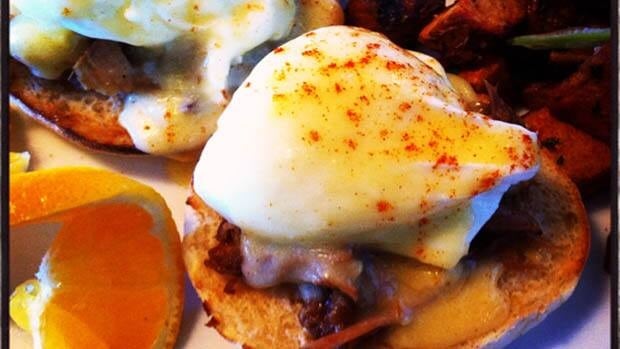 pulled-pork-benny