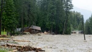 fi-bc-130621-kaslo-flooding-2