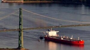 hi-bc-120927-tanker-lions-gate-8col