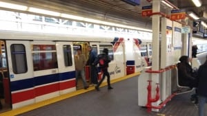 hi-bc-120307-skytrain-8col