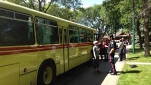 mi-slumping-bus-pick-up