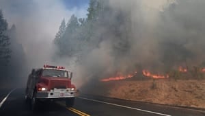 si-yosemite-fire-300-ap-04913216