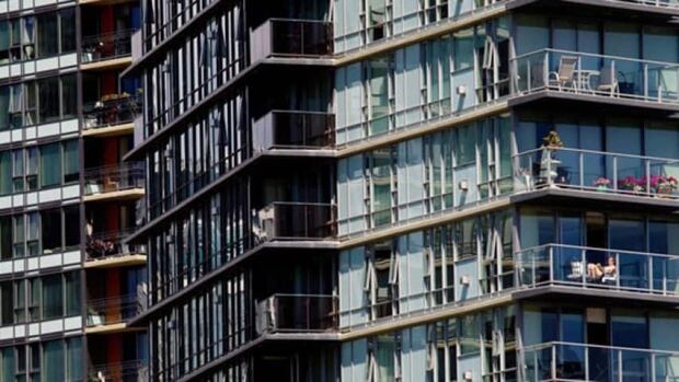 hi-bc-130321-condos