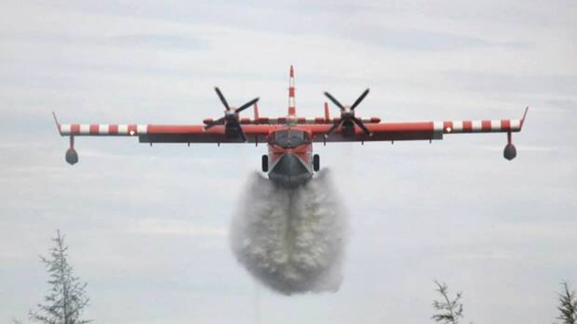 Astonishing footage of a water bomber at work Newfoundland & Labrador