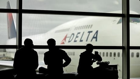 hi-wdr-detroit-metro-airport-backlit