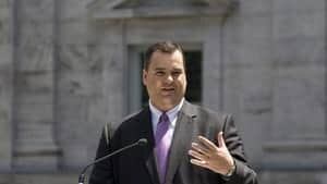 hi-moore-00868816-4col