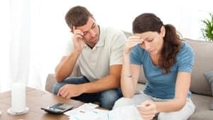 si-paying-bills-well-being-istock-620-000017157596