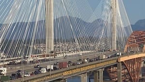 hi-bc-120911-port-mann-bridge-1-4col